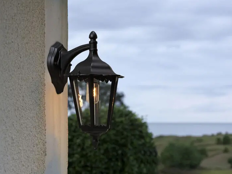 Große LED Außenwandleuchte Laterne hängend aus Aluminium Schwarz, Höhe 45cm