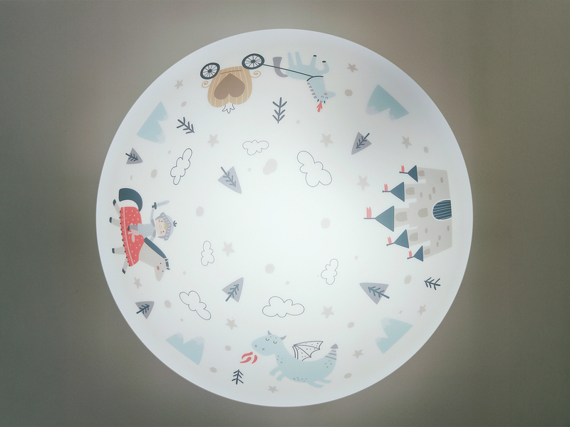 Kinderzimmer Lampe RITTER THEO Deckenlampe Opalweiß & bunt Ø 35cm