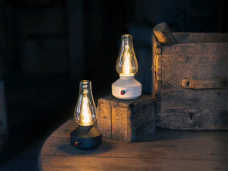 Outdoor LED Akku Tischleuchte USB aufladbar, Schwarz mit Rauchglas, Höhe 24,5cm