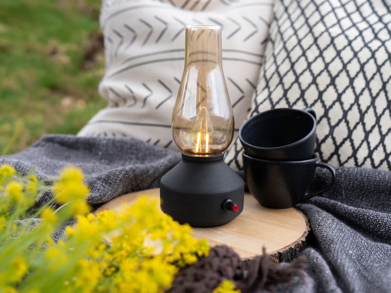 LED Akku Tischleuchte für Innen & Außen, Schwarz mit Rauchglas, Höhe 24,5cm