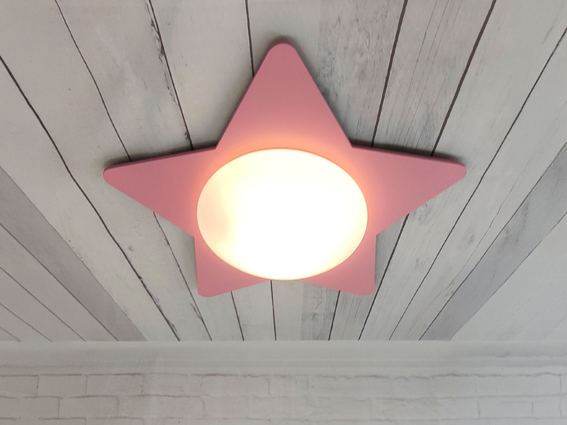 Deckenleuchte Stern fürs Kinderzimmer mit Holz in Pastellrosé, Ø 53cm & E27 LED