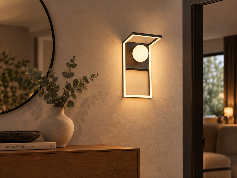 LED Wandleuchte AROLA Schwarz mit Schalter & Glaskugel, Höhe 30cm