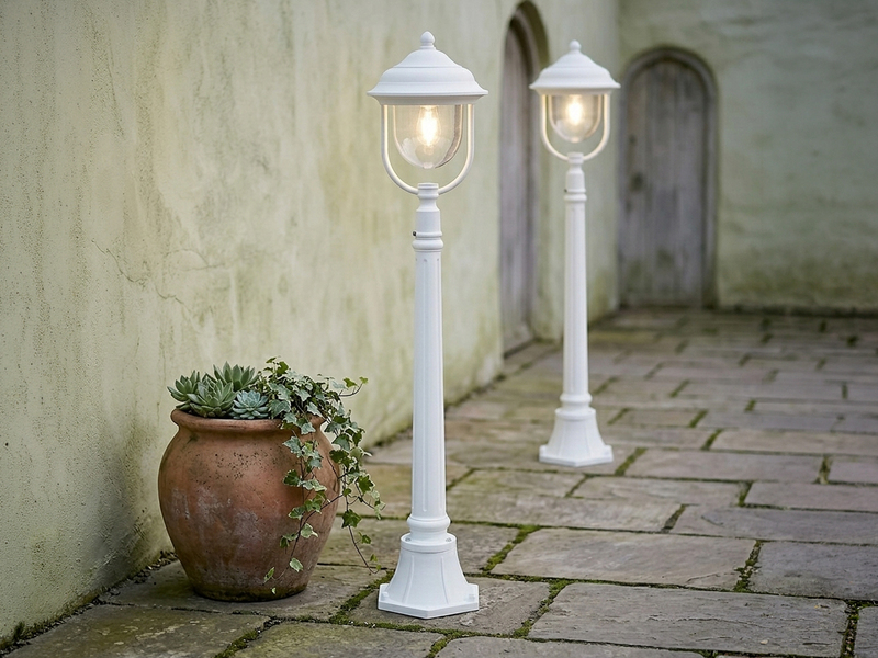 2er-Set weiße Wegeleuchten PARMA aus Aluminium, E27, IP43, H.: 118 cm