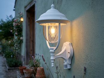 Landhausstil Außenwandleuchte PARMA Weiß mit Bewegungsmelder, Höhe 48cm