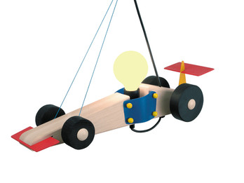 Für kleine Rennfahrer: Kinderzimmer-Pendelleuchte aus Holz, Design RENNAUTO