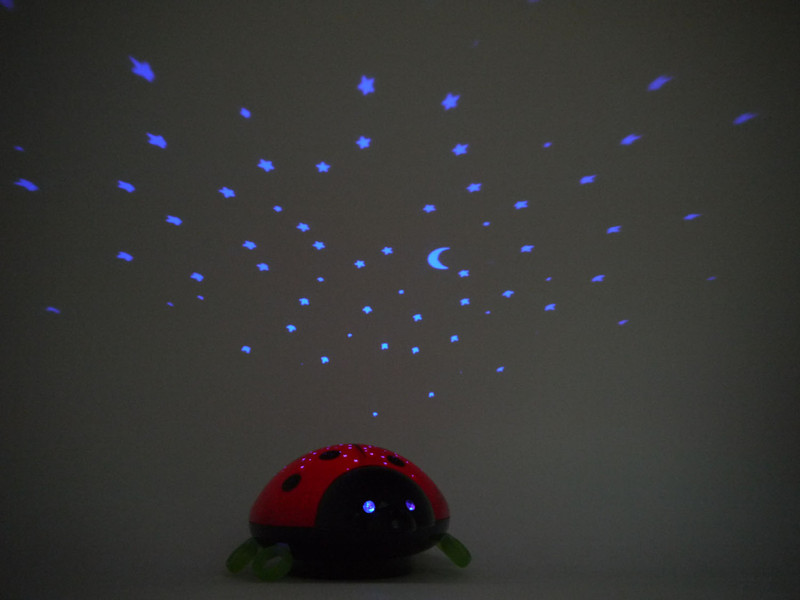 Nachtlicht BEETLESTAR, Sternprojektor mit LED-Farbwechsler, Abschaltautomatik