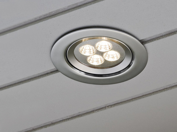 Schwenkbarer LED Deckeneinbaustrahler 12,5 cm, geeignet für Bad und Außenbereich