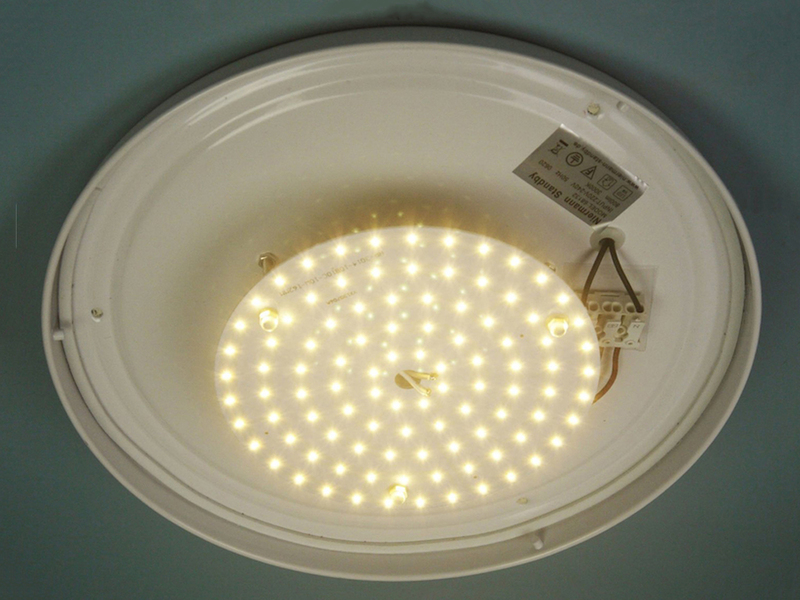 LED-Deckenleuchte rund, Opalglas matt, Dekorring Messing poliert, Ø 35cm