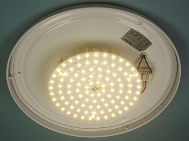 LED-Deckenleuchte rund, Glas satiniert mit Klarrand, Dekorring Chrom, Ø 25cm