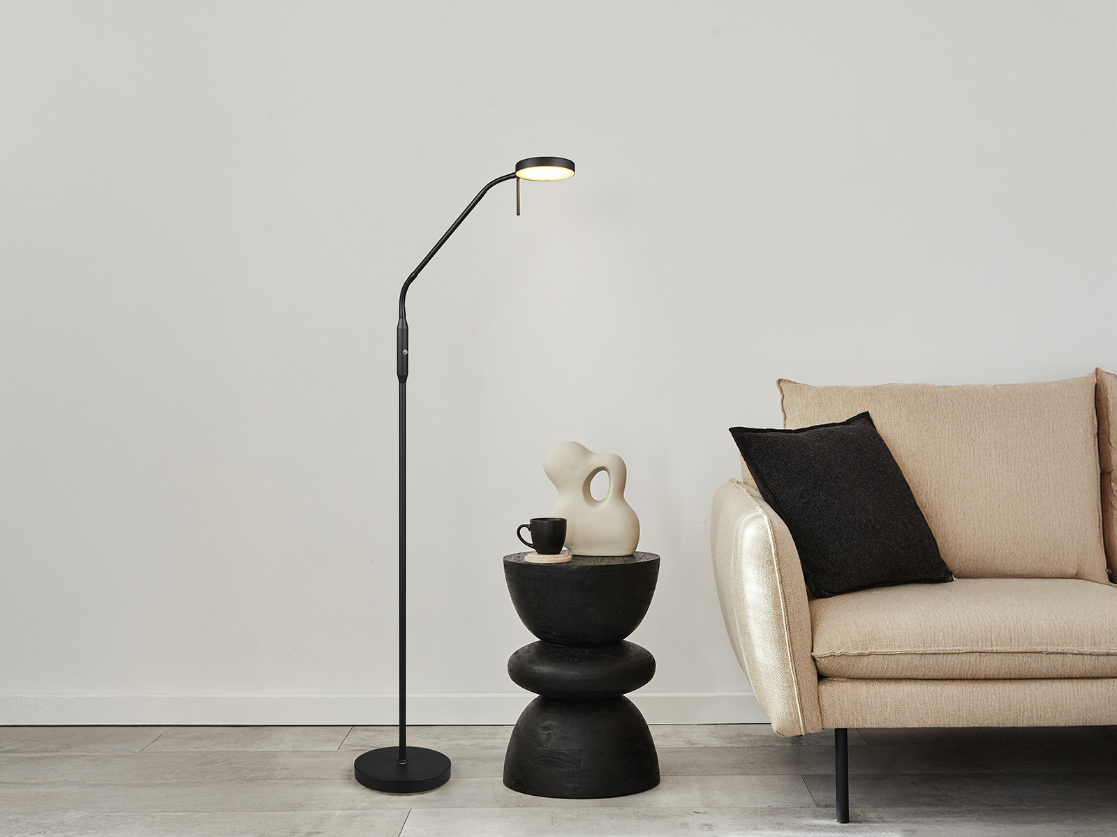 Bezprzewodowa wewnętrzna lampa podłogowa i biurkowa lampa do czytania ściemnialna z baterią - Zdjęcie 14 z 15